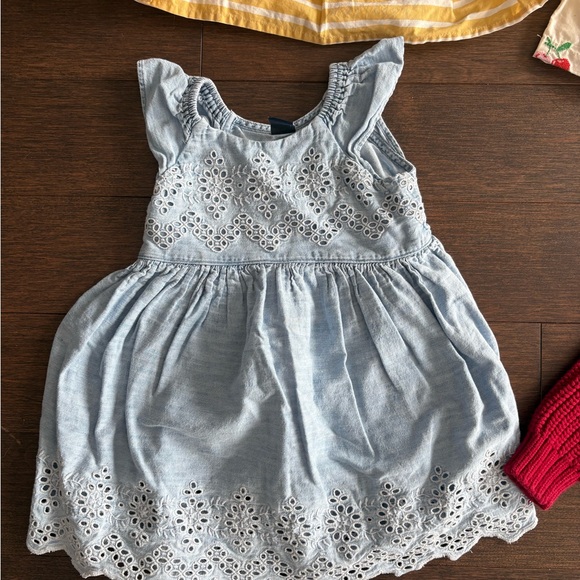 Baby Gap Lot of 4. 3 Dresses and One Sweater. All Size 2 - Picture 4 of 6